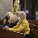 25.11.2021 Kielce. Katedra. Pogrzeb byłego dyrektora technicznego Radia Kielce Wiesława Wójcikiewicza / Jarosław Kubalski / Radio Kielce