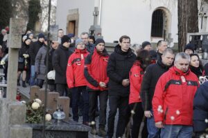 25.11.2021 Kielce. Cmentarz Stary. Pogrzeb byłego dyrektora technicznego Radia Kielce Wiesława Wójcikiewicza / Jarosław Kubalski / Radio Kielce