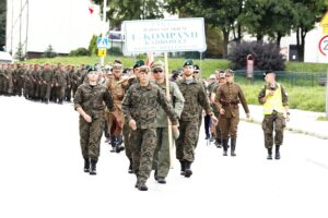 12.08.2021 Kielce. Uroczyste zakończenie 56. (41. po wojnie) Marszu Szlakiem I Kompanii Kadrowej / Jarosław Kubalski / Radio Kielce