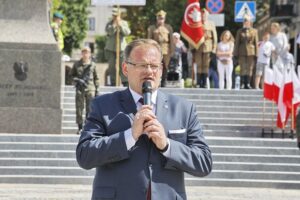 12.08.2021 Kielce. Uroczyste zakończenie 56. (41. po wojnie) Marszu Szlakiem I Kompanii Kadrowej. Na zdjęciu: szef Urzędu do Spraw Kombatantów i Osób Represjonowanych Jan Józef Kasprzyk / Jarosław Kubalski / Radio Kielce