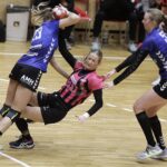 16.01.2022 Kielce. Piłka ręczna kobiet. Mecz Suzuki Korona Handball -  Start Elbląg. Na zdjęciu (w środku): Marta Rosińska / Jarosław Kubalski / Radio Kielce