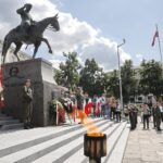 12.08.2021 Kielce. Uroczyste zakończenie 56. (41. po wojnie) Marszu Szlakiem I Kompanii Kadrowej. Wojewoda Zbigniew Koniusz / Jarosław Kubalski / Radio Kielce