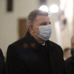 16.01.2022. Starachowice. Msza święta w intencji Jadwigi Kaczyńskiej w 9. rocznicę śmierci. Na zdjęciu: poseł Andrzej Kryj / Jarosław Kubalski / Radio Kielce