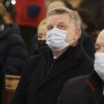 16.01.2022. Starachowice. Msza święta w intencji Jadwigi Kaczyńskiej w 9. rocznicę śmierci. Na zdjęciu: senator Jarosław Rusiecki / Jarosław Kubalski / Radio Kielce