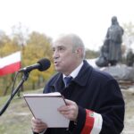 23.10.2021 Kielce. Skwer Pamięci Ofiar Katynia. Uroczystości na  odsłonięcia pomnika Matki Polki Sybiraczki. Na zdjęciu: prezes Wojewódzkiego Oddziału Związku Sybiraków w Kielcach Stanisław Wierzbicki / Jarosław Kubalski / Radio Kielce