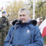 23.10.2021 Kielce. Skwer Pamięci Ofiar Katynia. Uroczystości na  odsłonięcia pomnika Matki Polki Sybiraczki. Na zdjęciu: wojewoda Zbigniew Koniusz / Jarosław Kubalski / Radio Kielce