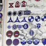 19.01.2022 Kielce. Zbiór naszywek komendanta Centrum Przygotowań do Misji Zagranicznych płk Adama Włoczewskiego / Jarosław Kubalski / Radio Kielce