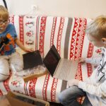 14.01.2021 Kielce. Akcja Radia Kielce "Choinka pod choinkę". Laptop dla dzieci państwa Michalskich. / Jarosław Kubalski / Radio Kielce