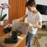 14.01.2021 Kielce. Akcja Radia Kielce "Choinka pod choinkę". Laptop dla dzieci państwa Reznik. Na zdjęciu Julia Reznik / Jarosław Kubalski / Radio Kielce