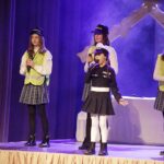 20.01.2022 Kielce. WDK. Kolędowanie. Klaudia Kiczor i zespół "Wiolinki" / Jarosław Kubalski / Radio Kielce