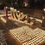 27.01.2022 Kielce. Międzynarodowy Dzień Pamięci o Ofiarach Holokaustu. Uroczystość przed Menorą / Jarosław Kubalski / Radio Kielce