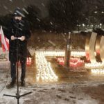 27.01.2022 Kielce. Międzynarodowy Dzień Pamięci o Ofiarach Holokaustu. Uroczystość przed Menorą. Na zdjęciu prezydent Kielc Bogdan Wenta / Jarosław Kubalski / Radio Kielce