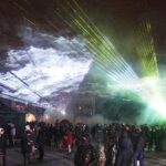 30.01.2022 Kielce. Rynek. WOŚP. Światełko do Nieba. Pokaz laserów / Jarosław Kubalski / Radio Kielce