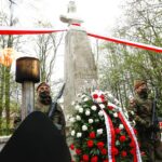 03.0-5.2021 Kielce. Rocznica uchwalenia Konstytucji 3 Maja. Uroczystości pod pomnikiem Stanisława Staszica w parku / Jarosław Kubalski / Radio Kielce