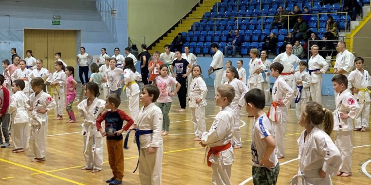 17.01.2022. Kielce. Zimowa Akademia Karate / Rafał Szymczyk / Radio Kielce