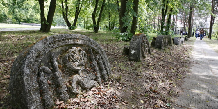 75 rocznica morderstwa dzieci żydowskich w Kielcach Cmentarz żydowski w Kielcach / Marzena Mąkosa / Radio Kielce