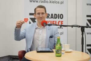 30.01.2022. Studio Polityczne Radia Kielce. Na zdjęciu: Wiktor Pytlak - Platforma Obywatelska / Sebastian Kalwat / Radio Kielce