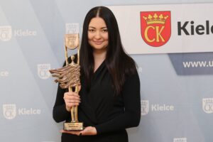 15.03.2021. Kielce. Uroczystość wręczenia Nagród Miasta Kielce. Na zdjęciu: Kamila Drezno - laureatka / Łukasz Zarzycki / Urząd Miasta Kielce