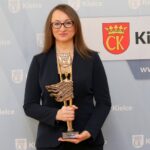 15.03.2021. Kielce. Uroczystość wręczenia Nagród Miasta Kielce. Na zdjęciu: Anna Oleszek - laureatka / Łukasz Zarzycki / Urząd Miasta Kielce