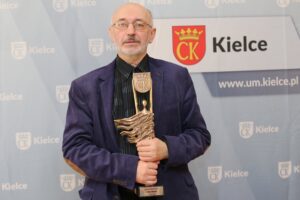 15.03.2021. Kielce. Uroczystość wręczenia Nagród Miasta Kielce. Na zdjęciu: Jerzy Michta - laureat / Łukasz Zarzycki / Urząd Miasta Kielce