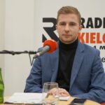 30.01.2022. Studio Polityczne Radia Kielce. Na zdjęciu: Bartosz Pyrz - Konfederacja / Sebastian Kalwat / Radio Kielce
