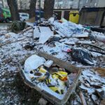 Kielce. Śmieci na podwórku na ulicy Pocieszka / Wiktor Taszłow / Radio Kielce