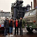 31.01.2022. Starachowice. Przygotowania do wyprawy STAR-em z Florydy do Polski. Na zdjęciu (od lewej): Dariusz Dąbrowski - wicestarosta starachowicki, Tomasz Wątor - kierowca STAR-a, Tadeusz Sikora - rajdowiec, Janusz Stetz - kierowca / powiat starachowicki