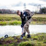 Kawęczyn. Wolontariusze podczas poszukiwań / Starostwo Powiatowe w Końskich