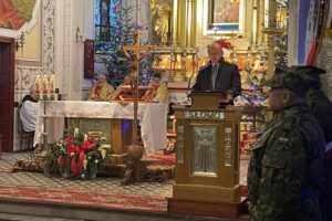 22.01.2022. Suchedniów. Obchody 159. rocznicy powstania styczniowego. Na zdjęciu: Rafał Nowak - wicewojewoda świętokrzyski / Paulina Michta / Radio Kielce