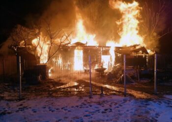 25.01.2022. Ciosowa, gm. Miedziana Góra. Pożar drewnianego domu / OSP Kostomłoty II