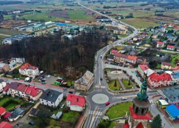 04.01.2022 Łopuszno. Widok na miejscowość / Jarosław Kubalski / Radio Kielce