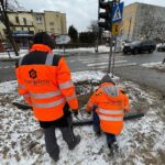 21.01.2022. Kielce. Ulica 1 Maja. Montaż Inteligentnego Systemu Transportowego / Wiktor Taszłow / Radio Kielce