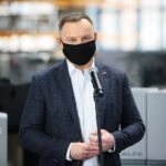 16.03.2021. Ruda Strawczyńska. Wizyta prezydenta RP Andrzeja Dudy w firmie DEFRO. Na zdjęciu: Andrzej Duda - prezydent RP / Wiktor Taszłow / Radio Kielce