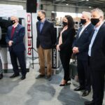 16.03.2021. Ruda Strawczyńska. Wizyta prezydenta RP Andrzeja Dudy w firmie DEFRO / Wiktor Taszłow / Radio Kielce