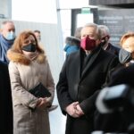 22.01.2021. Michniów. Wizyta wicepremiera Piotra Glińskiego w Mauzoleum Martyrologii Wsi Polskiej. Na zdjęciu (od lewej): Krzysztof Lipiec - poseł, Agata Wojtyszek - poseł, Piotr Gliński - wicepremier; minister kultury, dziedzictwa narodowego i sportu, Anna Krupka -  wiceminister sportu, / WIktor Taszłow / Radio Kielce