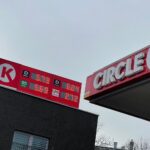 25.02.2022. Kielce. Stacje benzynowe / Wiktor Taszłow / Radio Kielce