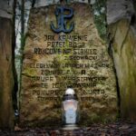 13.02.2022. Wykus. Porządkowanie mogił i miejsc pamięci żołnierzy AK / Daniel Woś