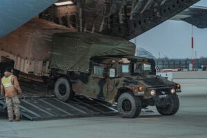 USA - Polska. Transport żołnierzy 82 Dywizji Powietrznodesantowej do Polski / 18 Dywizja Zmechanizowana