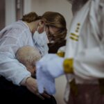 21.02.2022. Zgórsko koło Kielc. Badanie podopiecznych DPS-u / Irek Dorozanski / DWOT