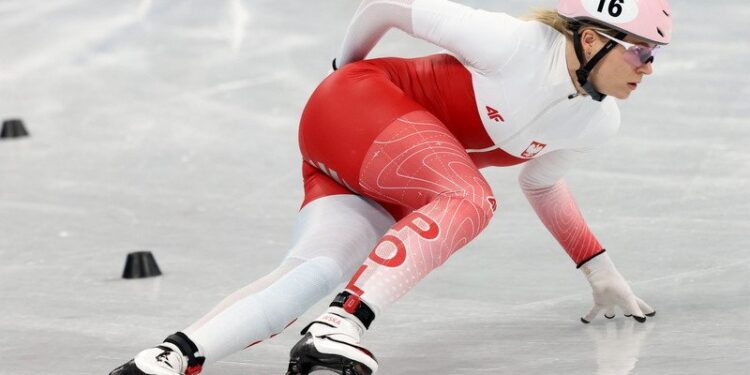 09.02.2022. Zimowe Igrzyska Olimpijskie Pekin 2022. Na zdjęciu: Polka Natalia Maliszewska w półfinałowym biegu sztafet na 3000 m w short tracku / PAP/Grzegorz Momot