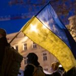 21.02.2022 Poznań. Wiec poparcia dla wolnej Ukrainy na Placu Wolności w Poznaniu / Jakub Kaczmarczyk / PAP