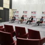 20.02.2022. Kielce. Studio Polityczne Radia Kielce. Na zdjęciu (od lewej): Radosław Podsiadły - Radio Kielce, Andrzej Kryj - poseł PiS, Mateusz Iwan - Konfederacja, Michał Skotnicki - PSL, Filip Strząbała - Nowa Lewica, Wiktor Pytlak - Platforma Obywatelska / Sebastian Kalwat / Radio Kielce