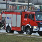 20.02.2022. Końskie. Pożar na złomowisku samochodów / Magdalena Galas-Klusek / Radio Kielce