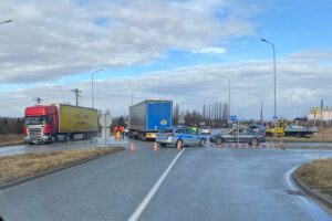 23.02.2022. Końskie. Wypadek na obwodnicy / Eryk Kieszek