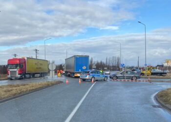 23.02.2022. Końskie. Wypadek na obwodnicy / Eryk Kieszek
