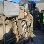 15.02.2022. Sandomierz. Przekazanie dwóch agregatów prądotwórczych ze Szpitala Specjalistycznego im. Ducha Świętego w Sandomierzu do Muzeum Wojska Polskiego w Warszawie / Starostwo Powiatowe w Sandomierzu