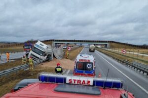 07.02.2022. Potok Mały. Wypadek na S7 / PSP Jędrzejów