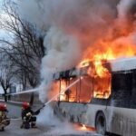 08.02.2022. Skarżysko-Kamienna. Pożar autobusu MPK / PSP Skarzysko