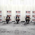 27.02.2022. Kielce. Studio Polityczne Radia Kielce. Na zdjęciu (od lewej): Tomasz Pleban - PiS, Krzysztof Sławiński - Platforma Obywatelska, Łukasz Wasilewski - Konfederacja, Czesław Siekierski PSL, Artur Pejas - Nowa Lewica / Sebastian Kalwat / Radio Kielce