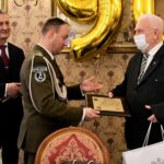 10.02.2022. Sandomierz. Urodziny ppor. Kazimierza Morgasia ps. „Bufor”. Na zdjęciu (od lewej): Zbigniew Koniusz - wojewoda świętokrzyski płk Piotr Hałys - dowódca ŚBOT. ppor. Kazimierz Morgaś / ppor. Daniel Woś / ŚBOT